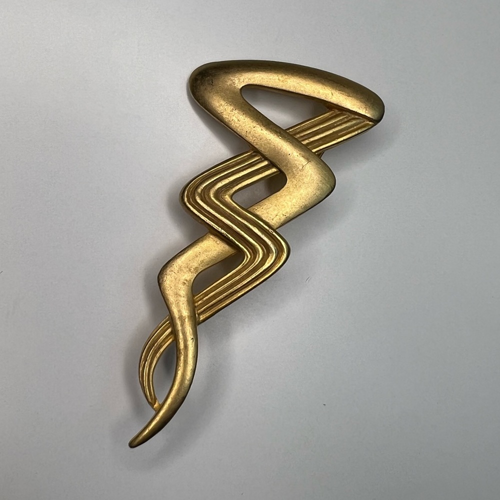 Vintage Signed M Jent Gold Tone Brooch